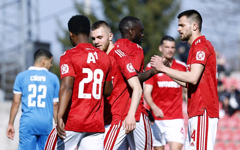 ЦСКА и Спортист Своге играят при резултат 3:1 в контрола,