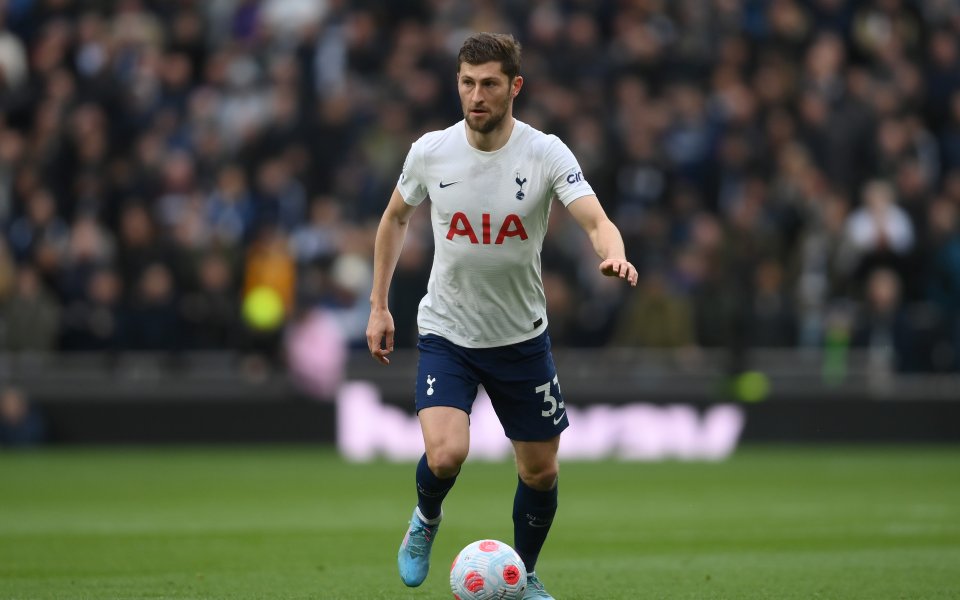 През уикенда Тотнъм разби Нюкасъл с 5:1 и продължава борбата