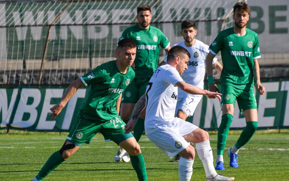Ботев Враца победи с 2:1 Славия в мач от последния