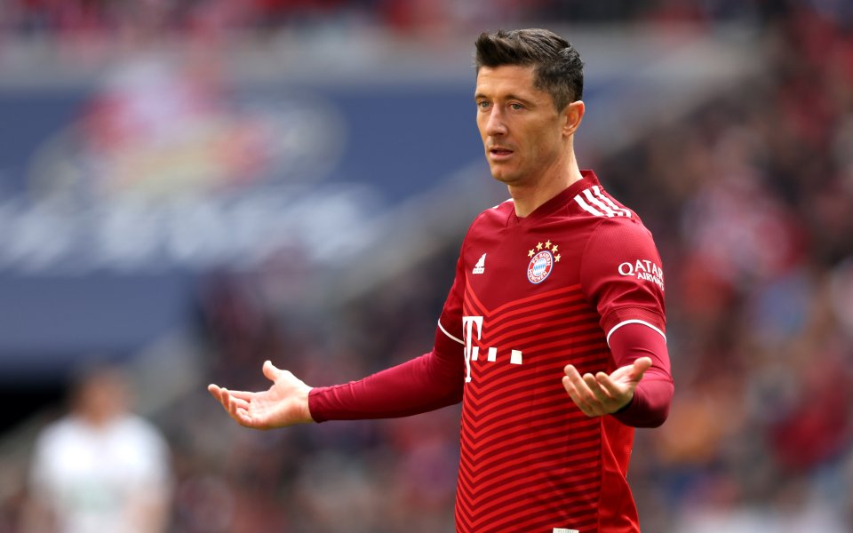Сагата около бъдещето на нападателя на Байерн Роберт Левандовски продължава.
