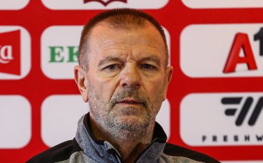 Наставникът на ЦСКА Стойчо Младенов обяви че подава оставка