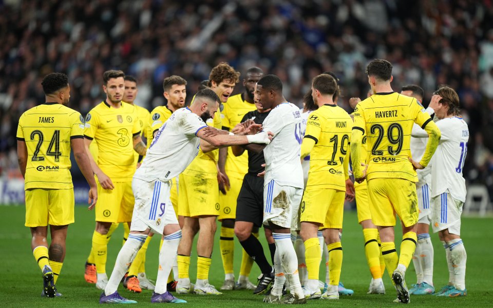 Феновете на Челси и Манчестър Сити откриха в двубоите на