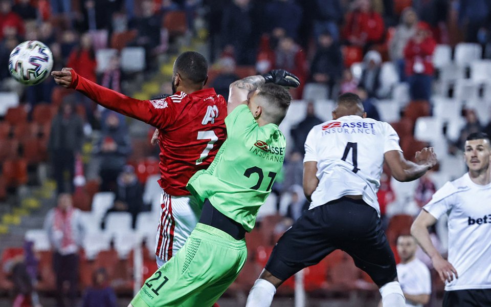 Крилото на ЦСКА Йоан Баи ще може да играе в