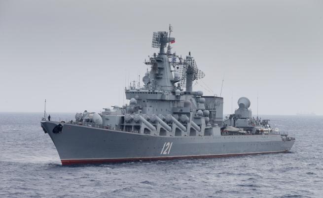 Русия за екипажа на крайцера 