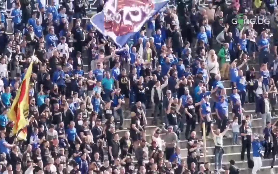 "Сините" фенове изпаднаха в еуфория след попадението на Филип Кръстев