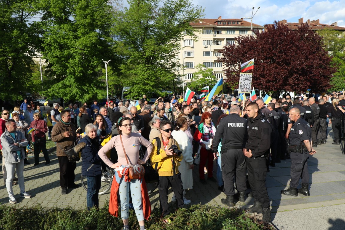 <p>Напрежение между протестите пред паметника на Съветската армия</p>