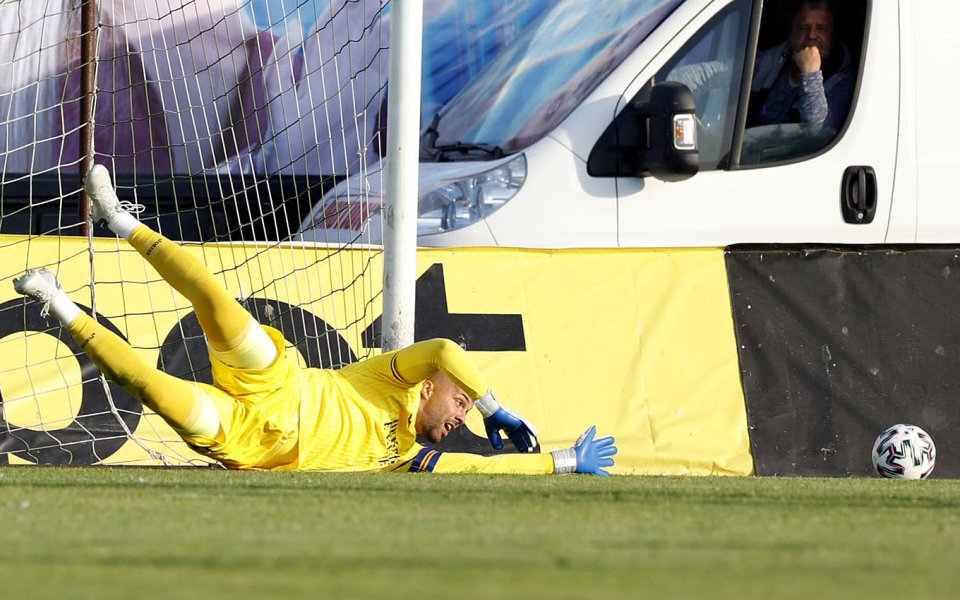 Вратарят на Левски Николай Михайлов спечели приза за Играч на