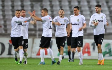 ЦСКА и Славия играят при резултат 3 1 на стадион Българска армия