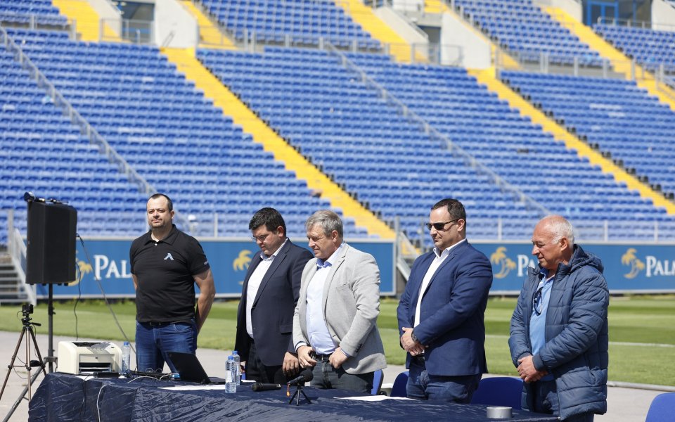 Председателят на УС на &bdquo;Левски на левскарите&ldquo; &ndash; Димитър Костадинов,