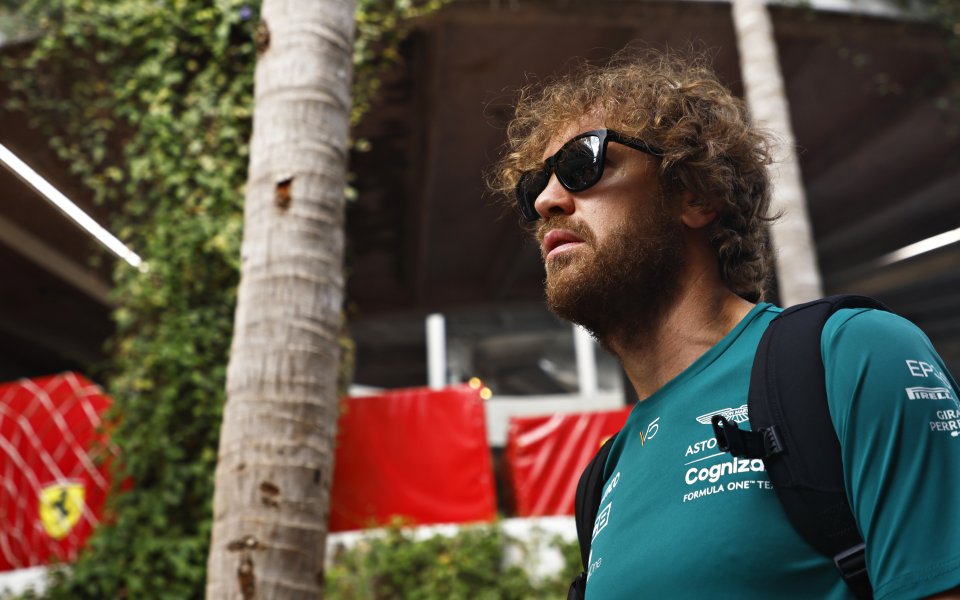 Себастиан Фетел получи покана да тества автомобил от Индикар. Шефът