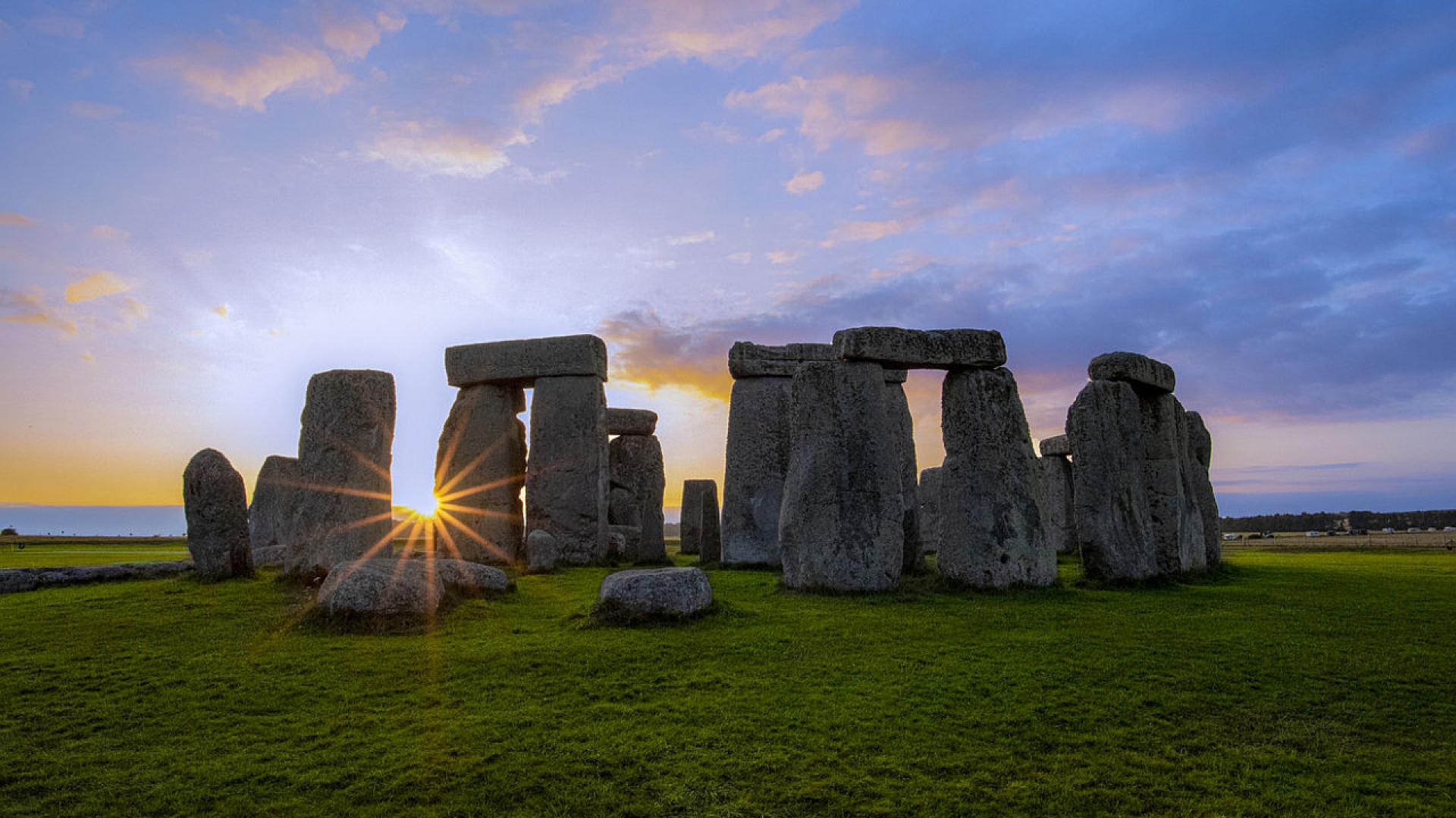 Датски археолози са открили кръг от дървени колове на възраст