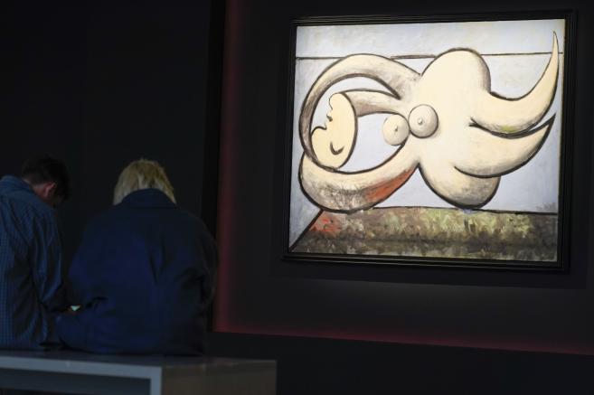 "Легнала гола жена" на Пикасо