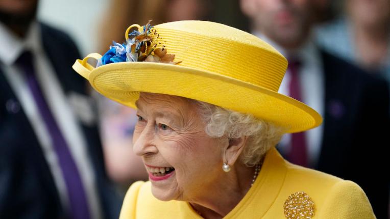 Елизабет II откри нова линия на метрото в Лондон, кръстена на нея