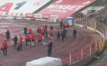Футболистите на ЦСКА напуснаха Армията през Сектор Б