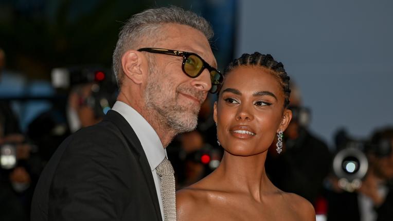  Венсан Касел и Тина Кунаки на аления килим в Кан 