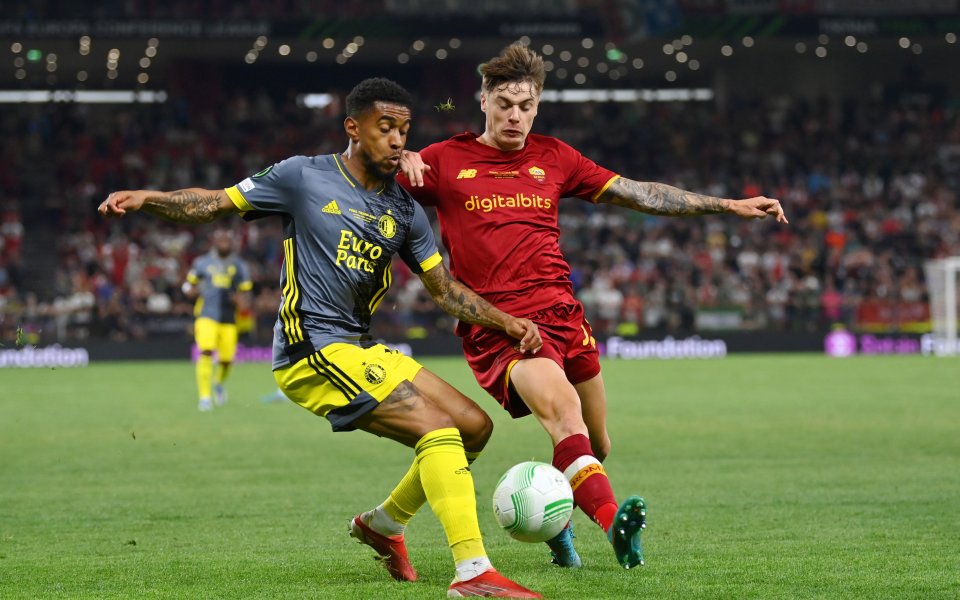 Рома и Фейенорд играят при 0:0 във финала на Лигата