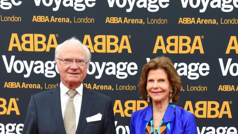 Шведската кралица и още звездни гости се появиха за премиерата на виртуалните концерти на АББА