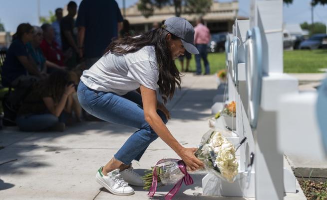 Меган Маркъл почете жертвите на стрелбата в Тексас