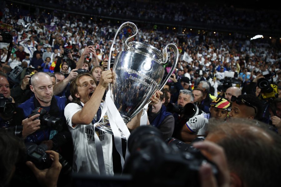 Радостта на футболистите и феновете на Реал Мадрид след спечелването1