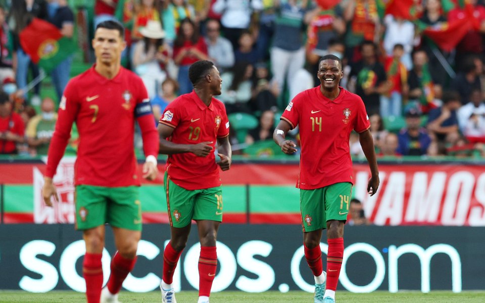 Португалия и Швейцария играят при резултат 2:0 двубоя си от