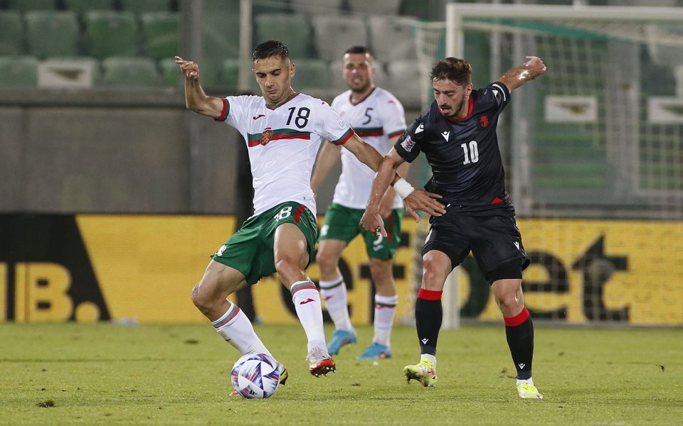 Представителите на УЕФА в Тбилиси са предложили на България да