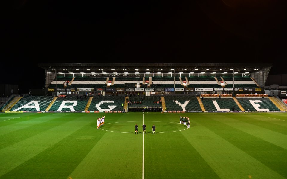 Две момчета на възраст под 16 години подкараха трактор и