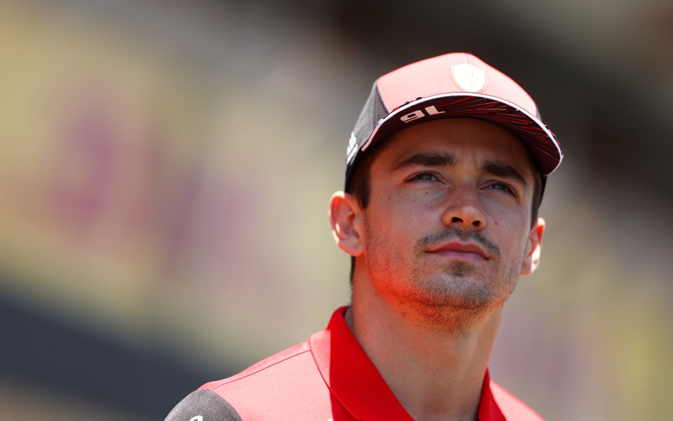 Пилотът на Ферари Шарли Льоклер много трудно прие поредното си