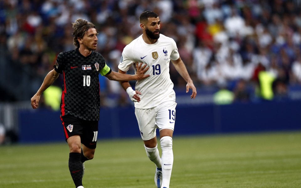 Националните отбори на Франция и Хърватия играят при резултат 0:1