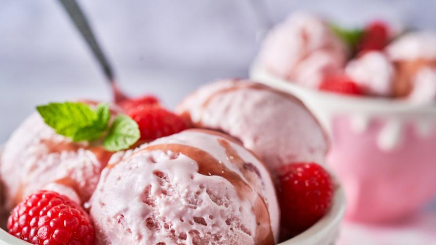Неустоим летен десерт: Мелба с домашен сладолед