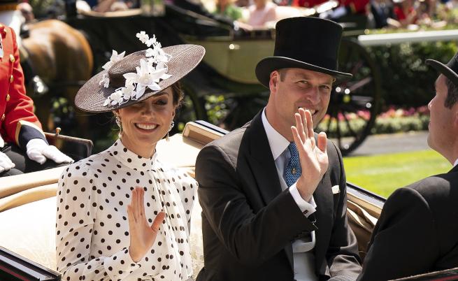 Уилям и Кейт: Бляскавата двойка, която носи надежди за британската корона