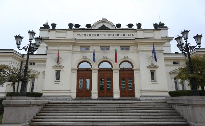 Зеленски няма да бъде поканен за видеообръщение на откриването на парламента