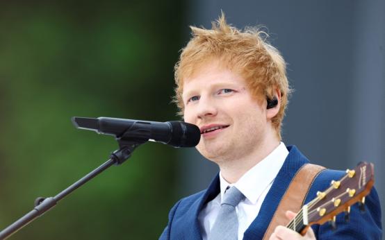 Ед Шийрън се завръща на сцената след скандала с пропалестинските изказвания