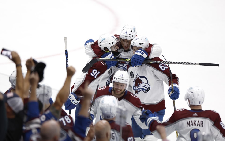 Колорадо Аваланш е само на една победа от спечелването на