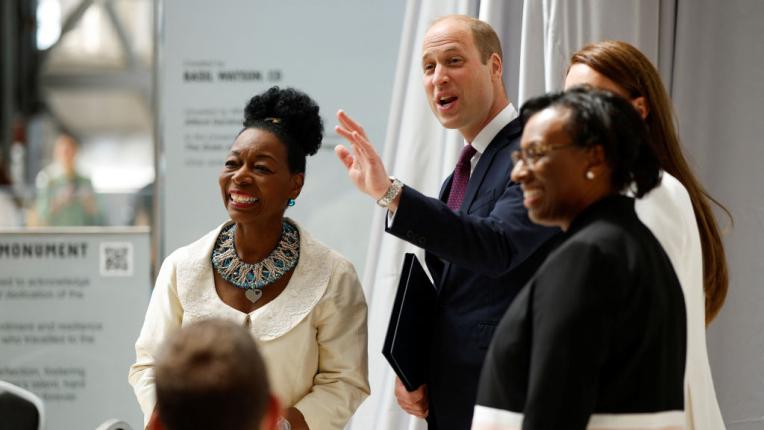  Кейт Мидълтън и принц Уилям в лондонската гара Ватерло 