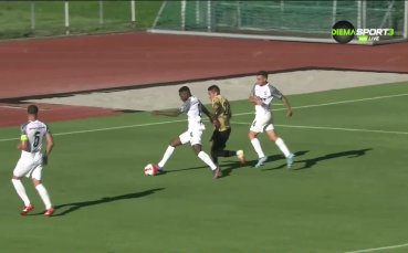 Груба грешка на Пинас коства втори гол на Лудогорец