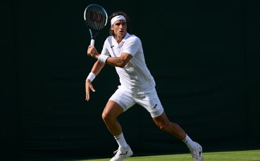 Фелисиано Лопес изравни рекордна на Роджър Федерер от 81 мача
