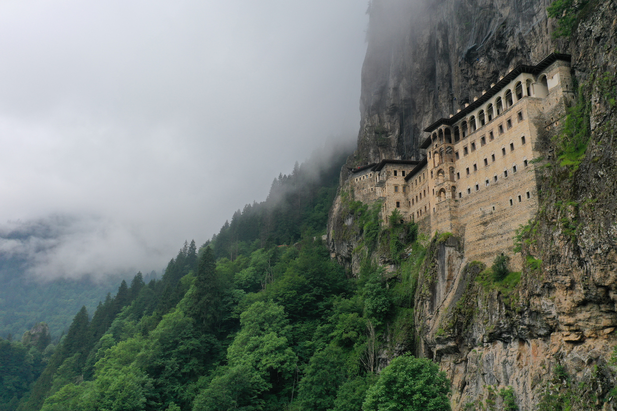 <p>Soumela Monastery - православен манастир, намиращ се в планината Карадаг</p>