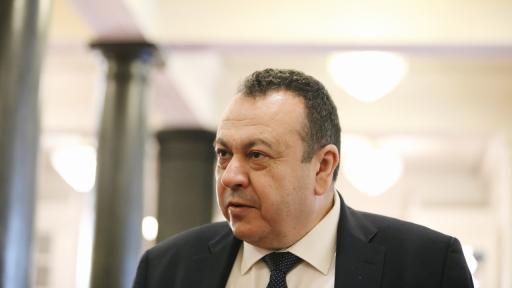 Адвокатът на Пеевски обвини ГДБОП в лъжа