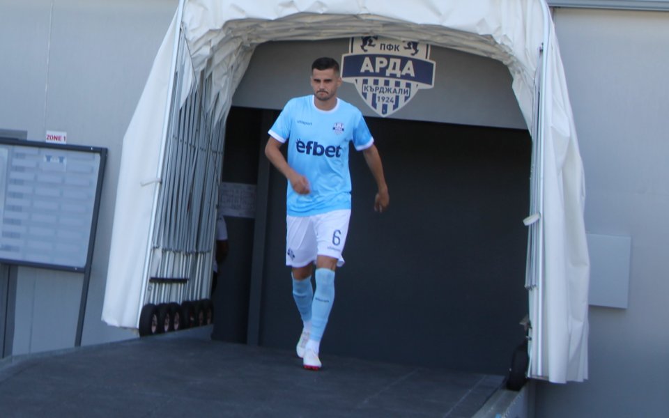 Пламен Крачунов е защитник, роден е на 11януари 1989г. в