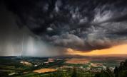 Опасно време в сряда: Бури в Западна България, жега в Източна