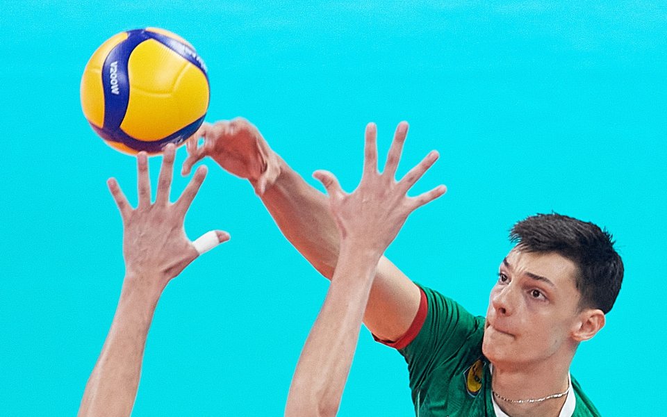 Националният отбор по волейбол се изправя срещу Китай в последния