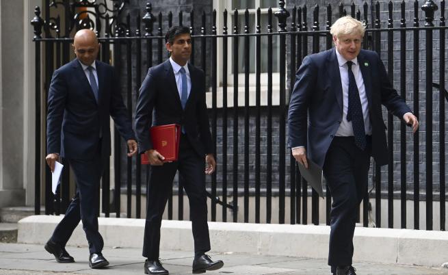 Двама ключови министри от кабинета на Борис Джонсън подадоха оставки