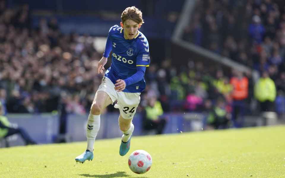 Ръководството на Евертън е отхвърлило оферта на стойност от 50