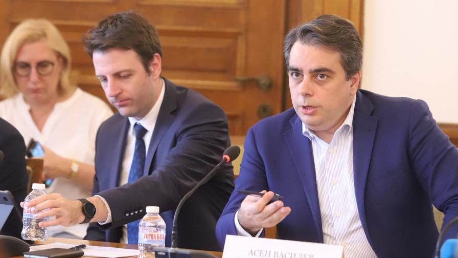 Асен Василев: Изпълнението на бюджета върви по план