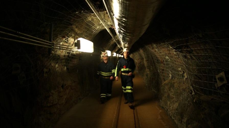 Авария евакуира повече от 200 миньори в Русия
