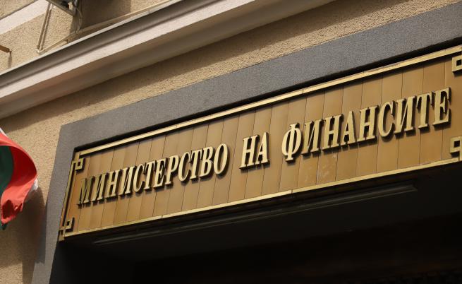 Министърът на финансите отговори за начисления ДДС в изравнителните сметки на „Топлофикация“