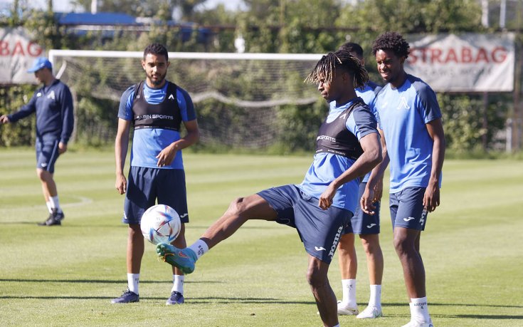 В Левски вдигат двама за мача със Септември София