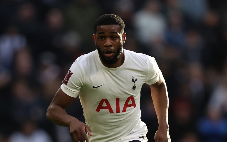 От Милан са стартирали преговори с Тотнъм за привличането на