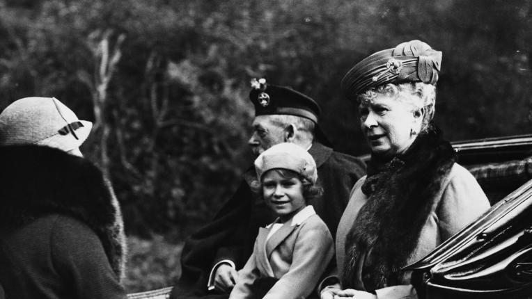  Редки фотоси на Елизабет Втора преди да стане кралица 
