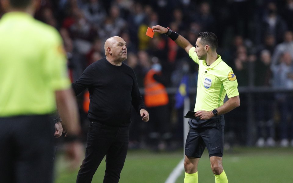 Жереми Пиняр, който бе определен за главен съдия за мача